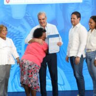 551 familias reciben sus títulos de propiedad en Sabana Pérdida