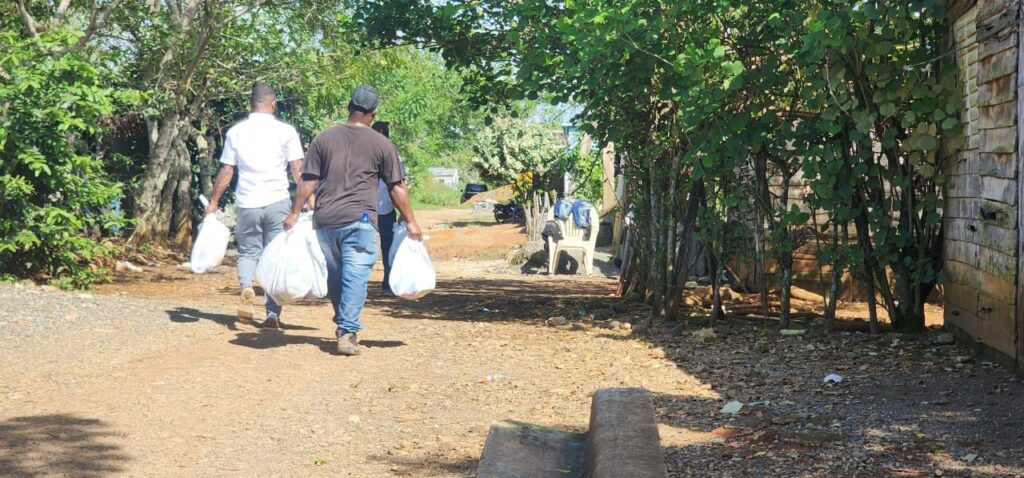 Gobernación de Monte Plata recibe donación de 1,000 raciones alimenticias de la Cámara de Comercio China