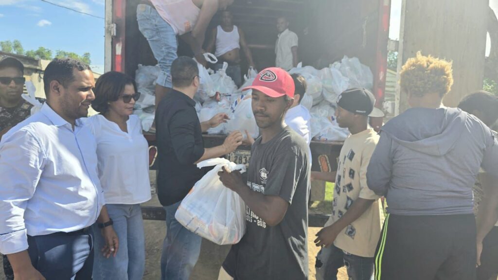 Gobernación de Monte Plata recibe donación de 1,000 raciones alimenticias de la Cámara de Comercio China
