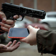 Apresan a dos que cargaban varios celulares robados en La Vega
