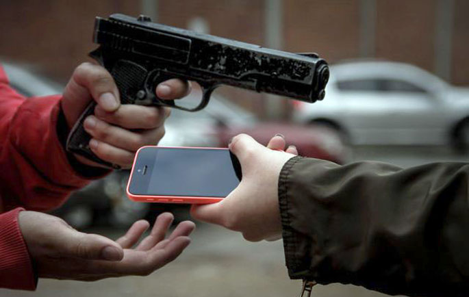 Apresan a dos que cargaban varios celulares robados en La Vega