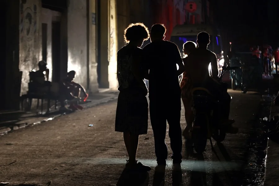 Cuba prevé para este viernes su máximo de apagones con el 58 % del país a oscuras