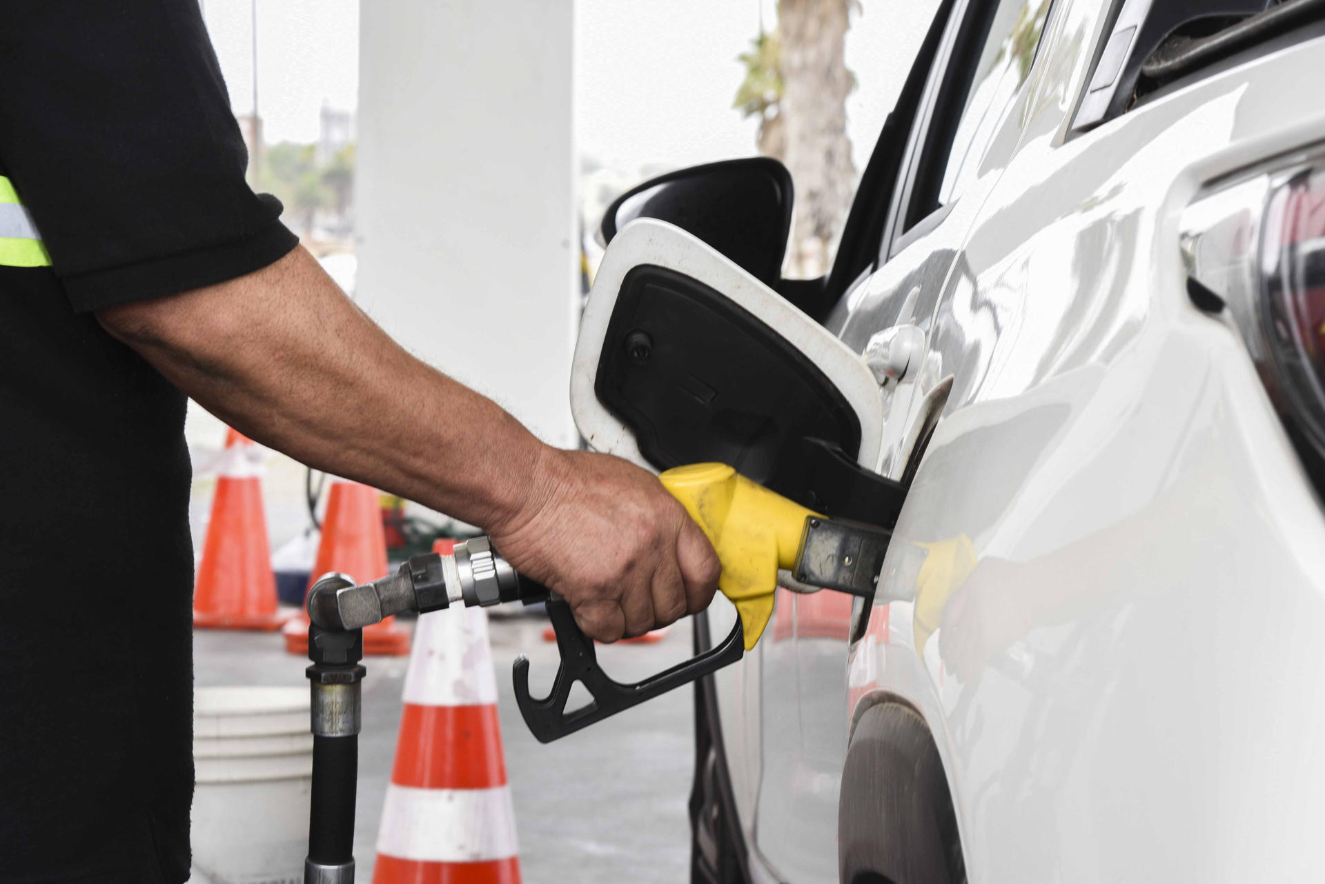 Uruguay extiende descuento de impuesto a la gasolina en fronteras con Argentina y Brasil