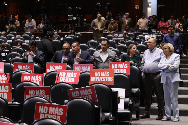 Diputados mexicanos aprueban impuestos a refrescos, tabaco, videojuegos y apuestas en 2026