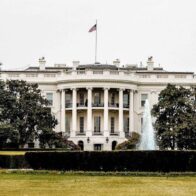 Un 56% de estadounidenses se opone a demolición de ala este de Casa Blanca, según encuesta