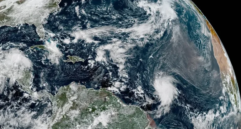 La tormenta Jerry crece en el Atlántico con el pronóstico de ser huracán el fin de semana