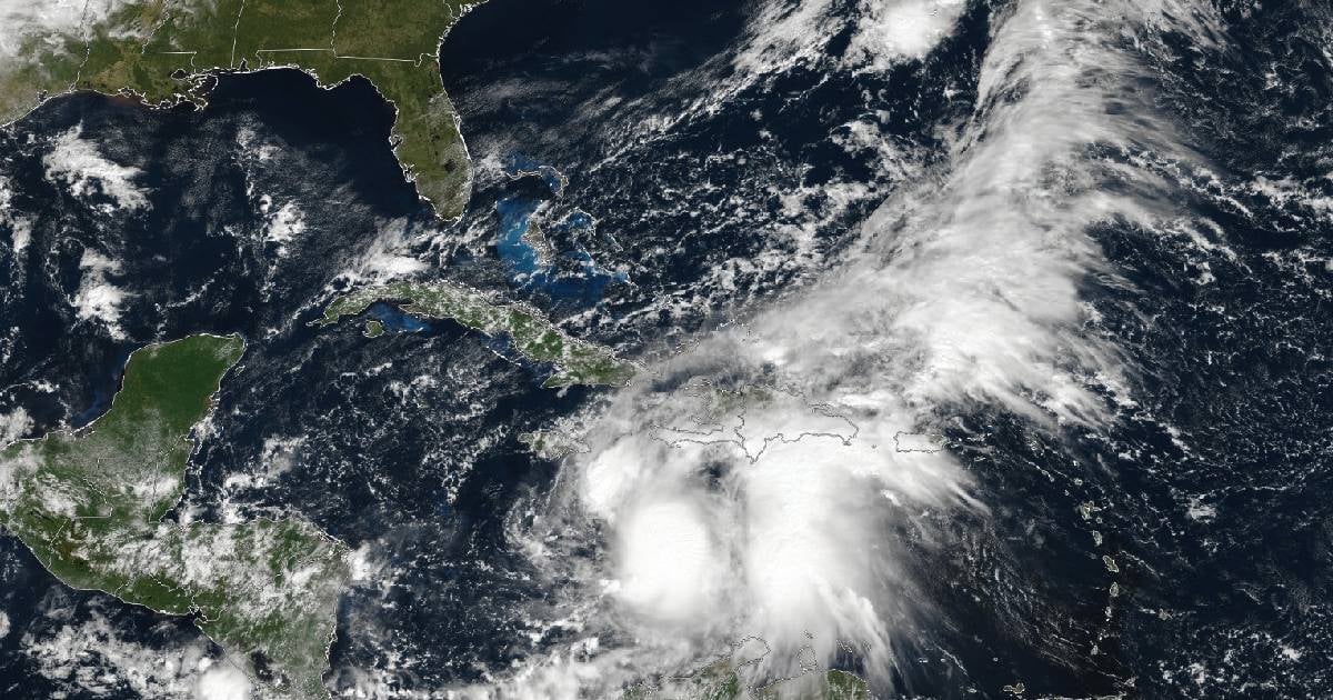 Cuba declara en "fase informativa" a su mitad oriental por la amenaza de Melissa