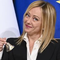 Gobierno de Meloni estudia imponer un impuesto a la banca sobre los beneficios extras