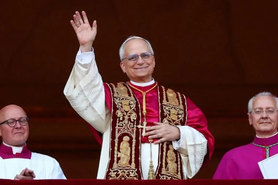 El papa pide que las escuelas católicas eviten la 'tecnofobia' y admitan a desfavorecidos