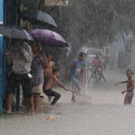 Calles de sectores capitalinos “se llenan hasta el tope”, según residentes afectados por huracán Melissa