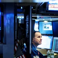 Wall Street comienza noviembre en verde gracias al empuje de Amazon y Nvidia