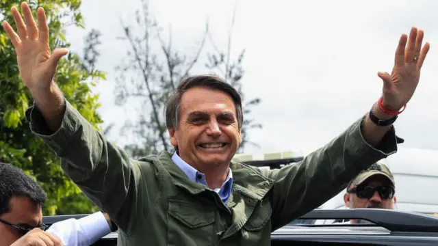 Apresan a Jair Bolsonaro por intentar romper grillete electrónico, según la Corte Suprema de Brasil