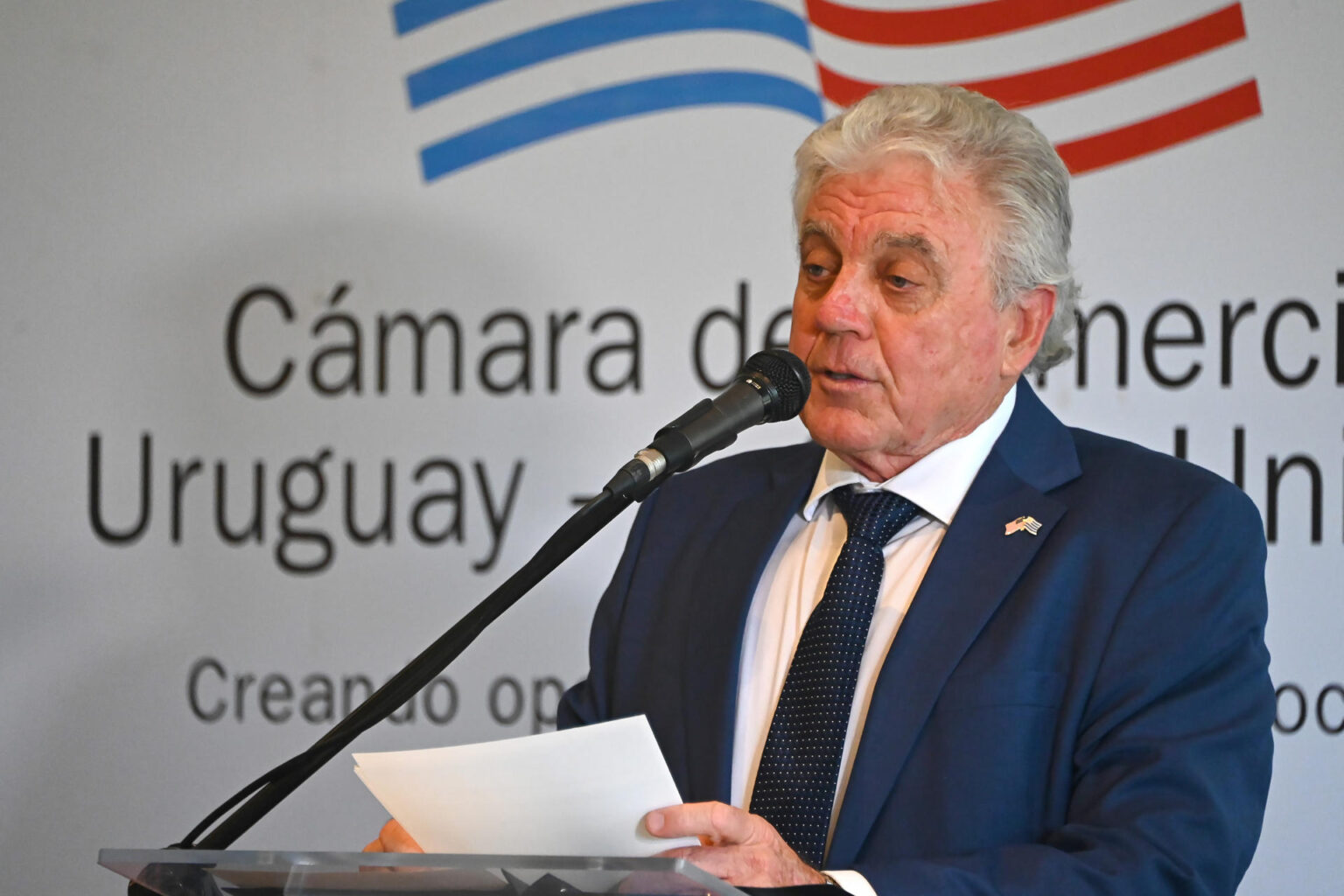 Nuevo embajador de EE.UU. en Uruguay se compromete a trabajar en comercio e inversiones