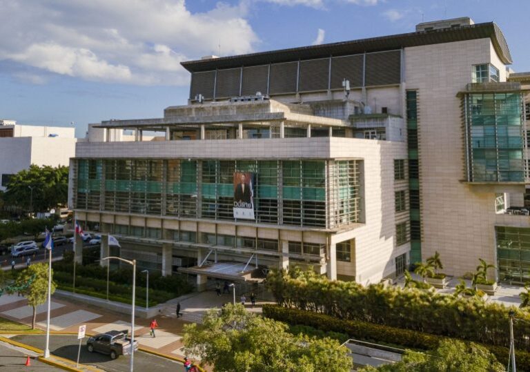 Treinta años de prisión para dos hombres que mataron a ganadero y su pareja en Estero Hondo