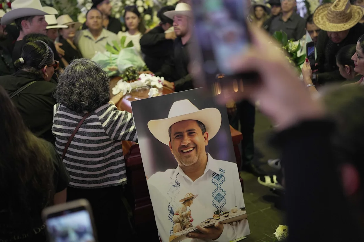 Gobernador mexicano dice que alcalde asesinado "sabía el riesgo" de enfrentar delincuencia