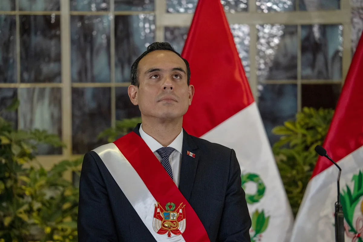 Presidente de Perú pedirá apoyo de FFAA para fortalecer resguardo en frontera con Chile
