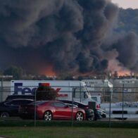 Avión de carga de UPS se estrella durante despegue en aeropuerto de Kentucky