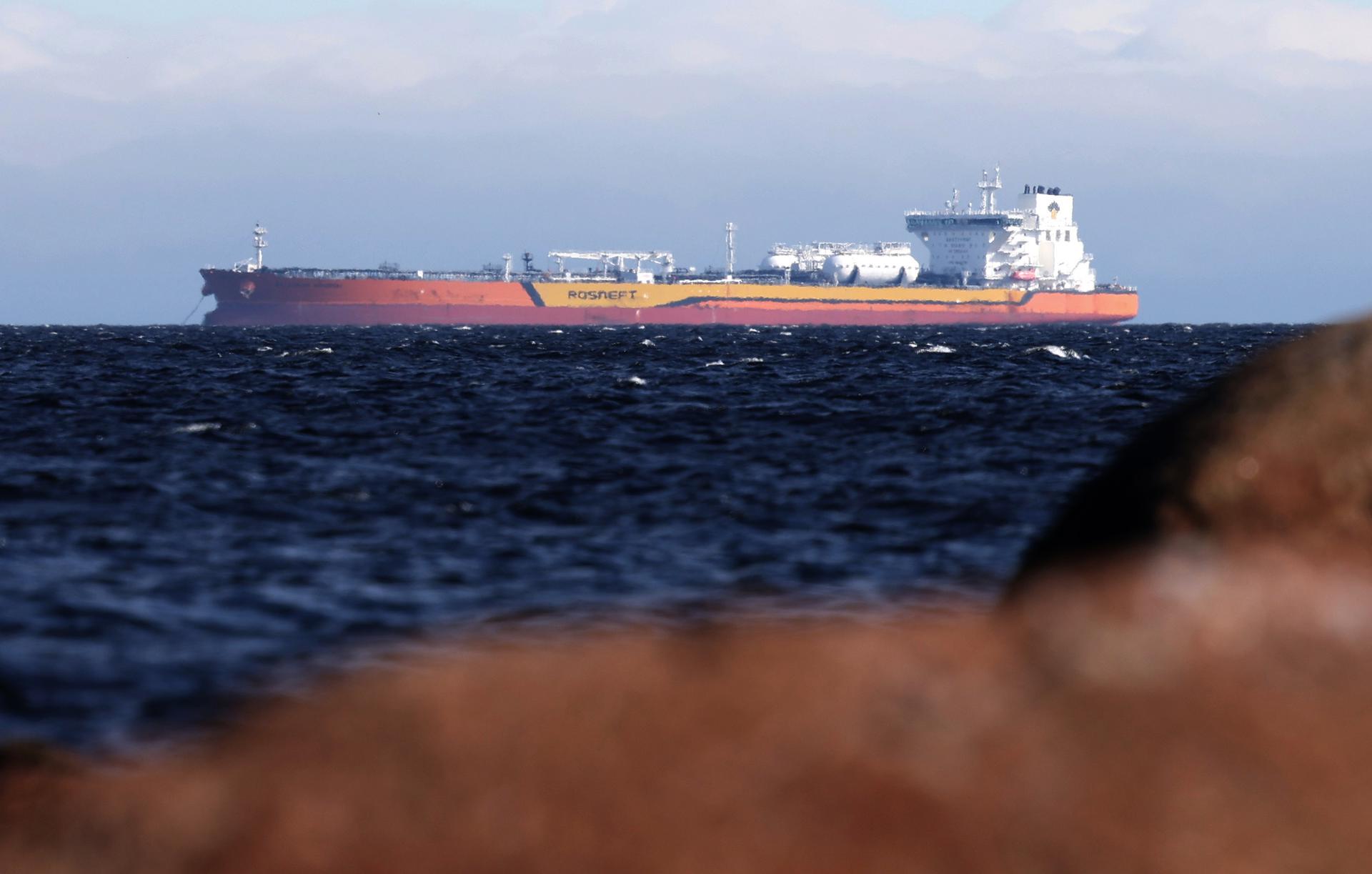 EE. UU. sanciona a las petroleras rusas pese a las negociaciones del nuevo plan de paz