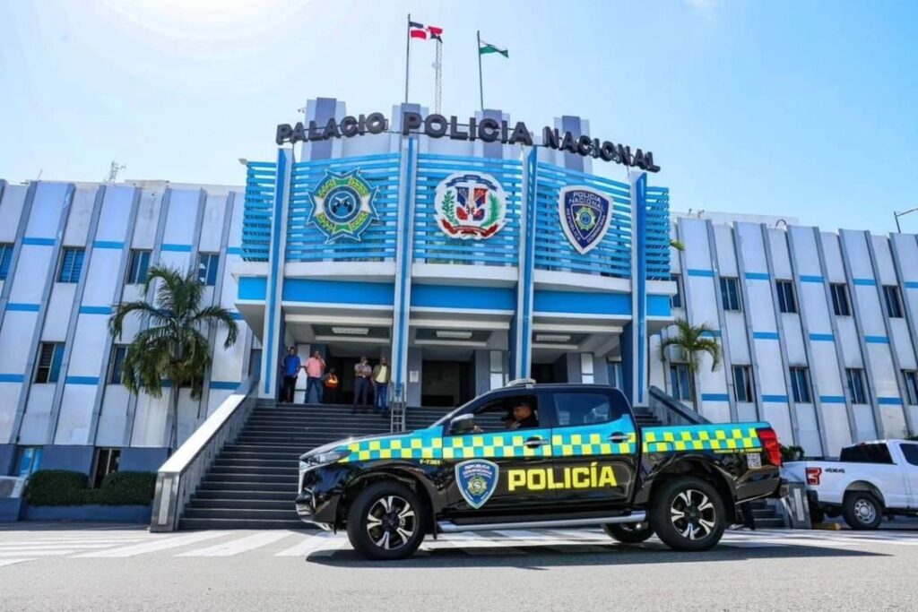 Autoridades investigan incidente donde teniente coronel hirió a dos asaltantes tras muerte de mujer en bar de Santiago