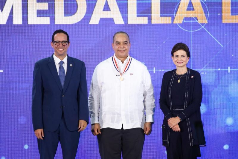 Vicepresidenta entrega Premio Nacional a la Calidad en el Sector Público: MIREX obtiene máximo galardón