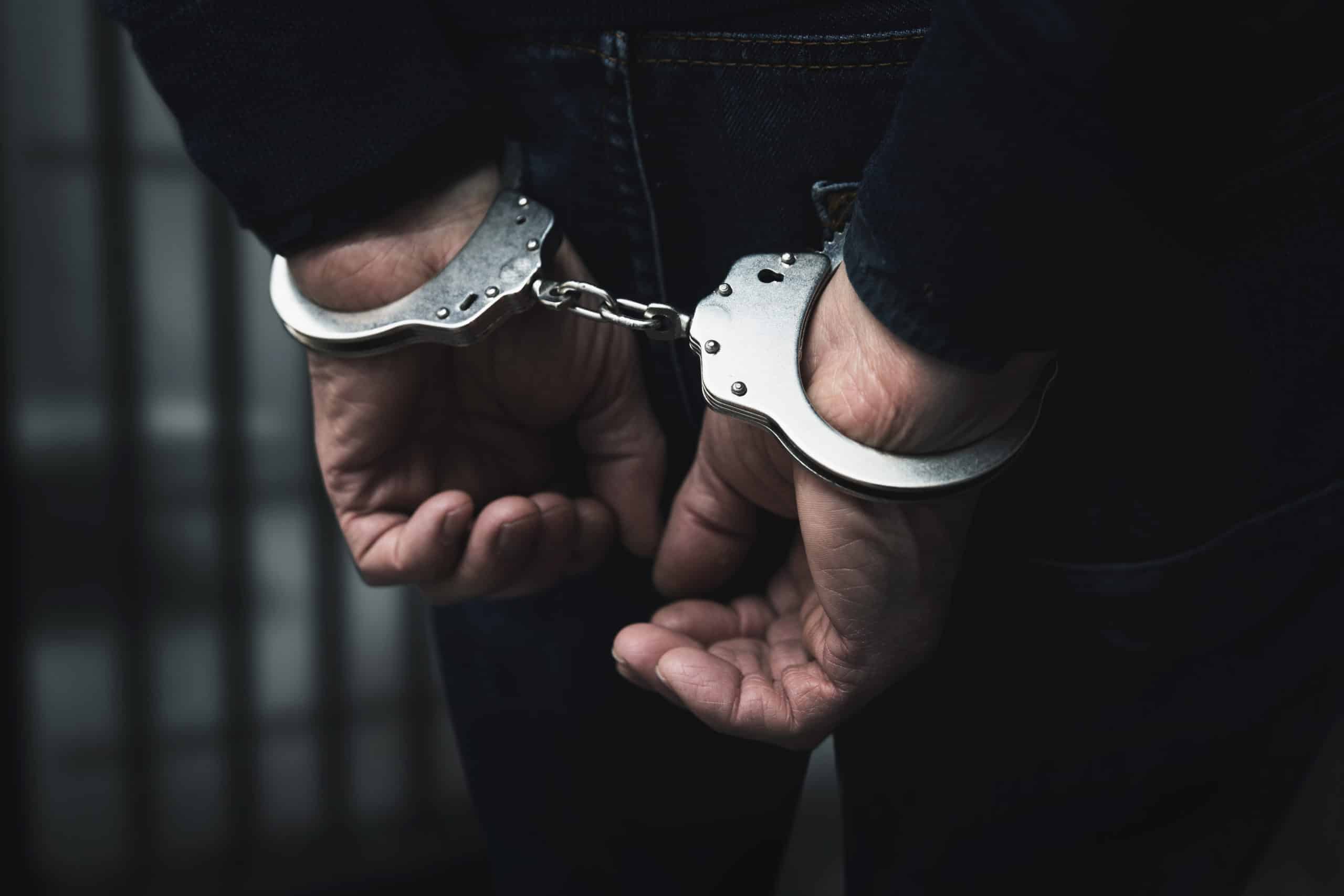 Arrestan a tres hombres tras persecución y tiroteo contra unidades policiales en Santiago