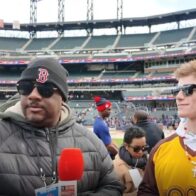 Liam Holland vibra con la cultura dominicana durante el Showdown RD vs. Puerto Rico en el Citi Field