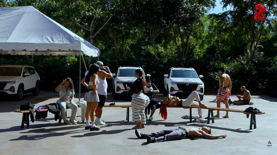 Participantes de “La Casa de Alofoke 2” salen a tomar el sol tras días de encierro y malestares