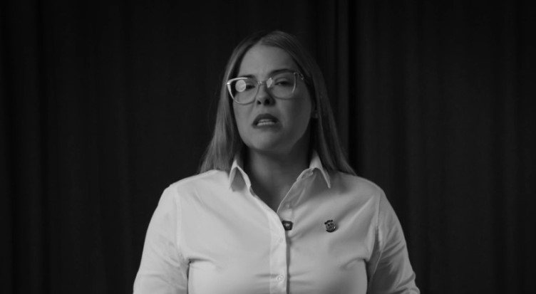 Diputada Carmen Ligia Barceló aclara que no propone eliminar la cesantía, sino modernizarla
