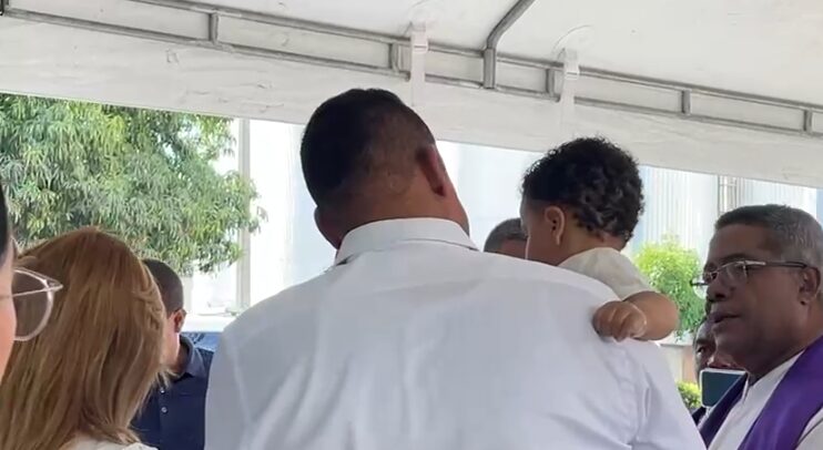 Thiago, huérfano de la tragedia Jet Set, recibe bautismo en misa del séptimo mes del suceso