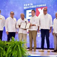 MICM y ODAC entregaron la acreditación internacional al Clúster del Aguacate de Cambita durante Expo Constitución 2025.