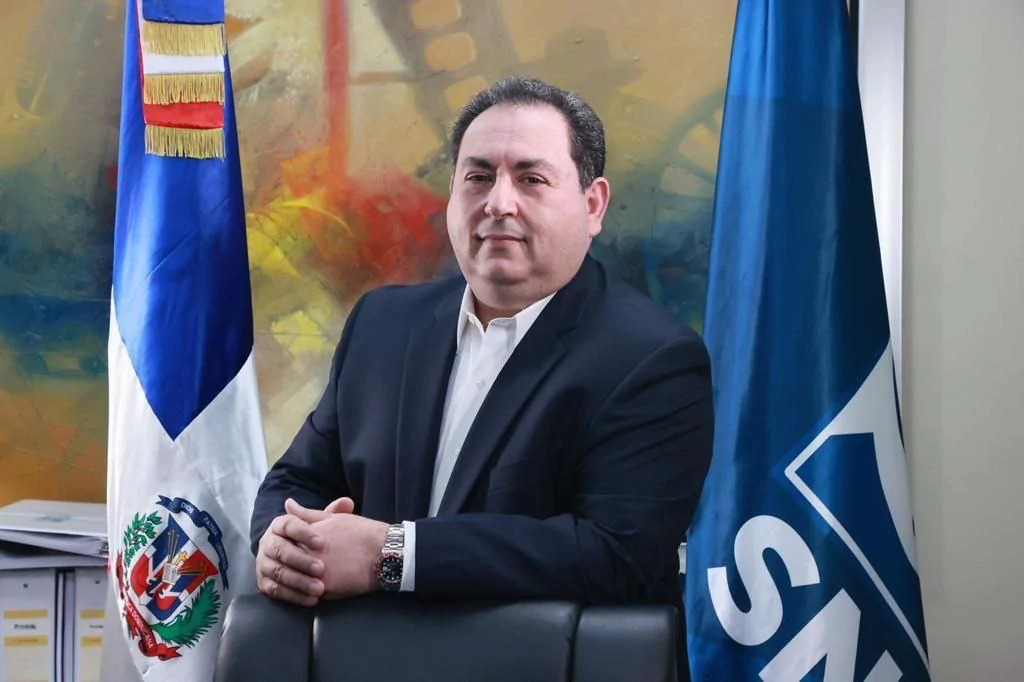 Mario Lama pide paciencia a pacientes del Instituto del Cáncer tras fallo eléctrico por efectos del huracán Melissa