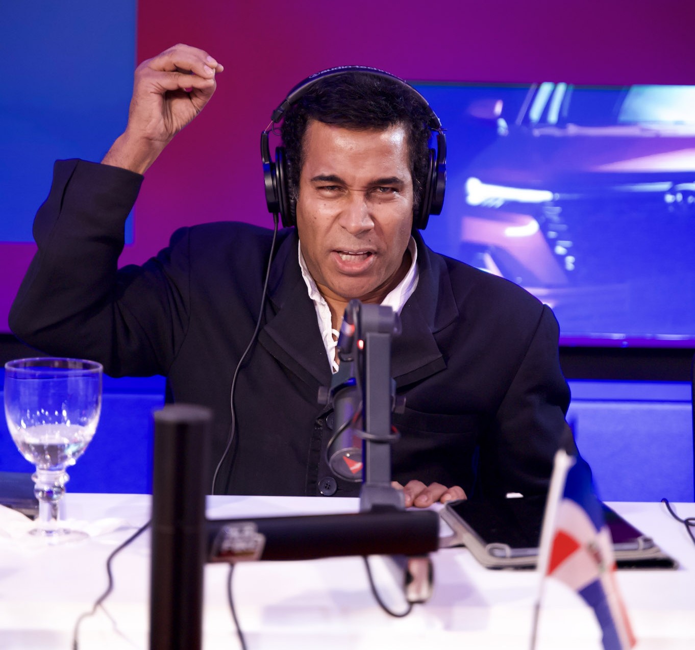 Julio Sabala explica las causas de su fallida presentación en Premios Soberano y ofrece su versión de los hechos