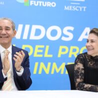 MESCyT gradúa 41 jóvenes en inglés por inmersión en Cristo Rey y promete ampliar el programa en Centro Futuro