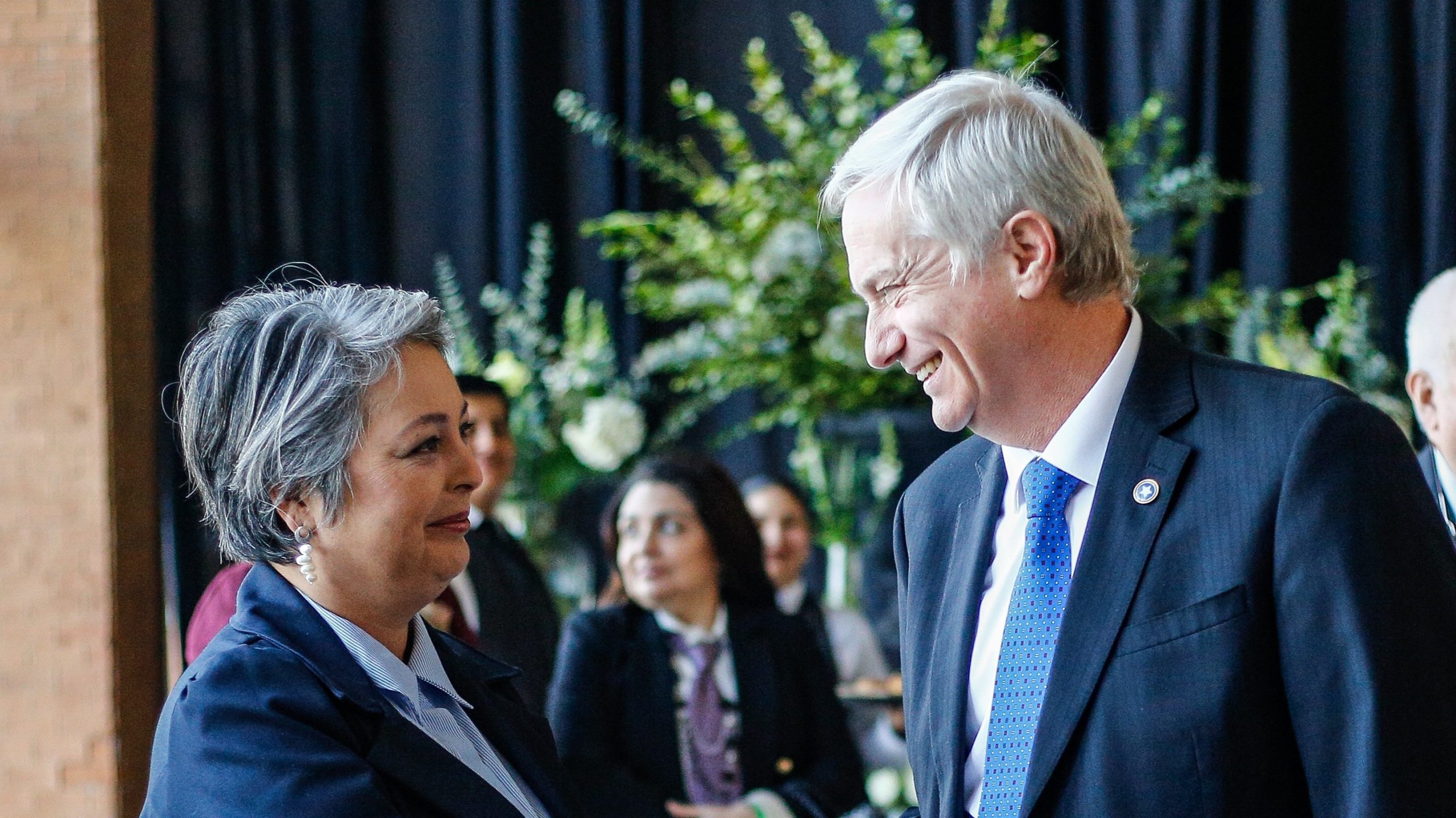 Jeannette Jara y el ultraderechista José Antonio Kast