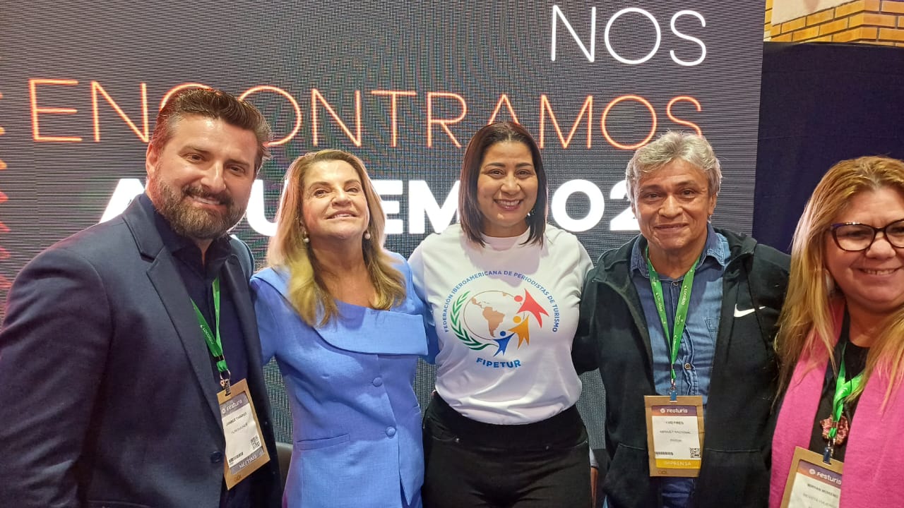 FIPETUR y FESTURIS celebraron la primera década del "Árbol de la Integración"