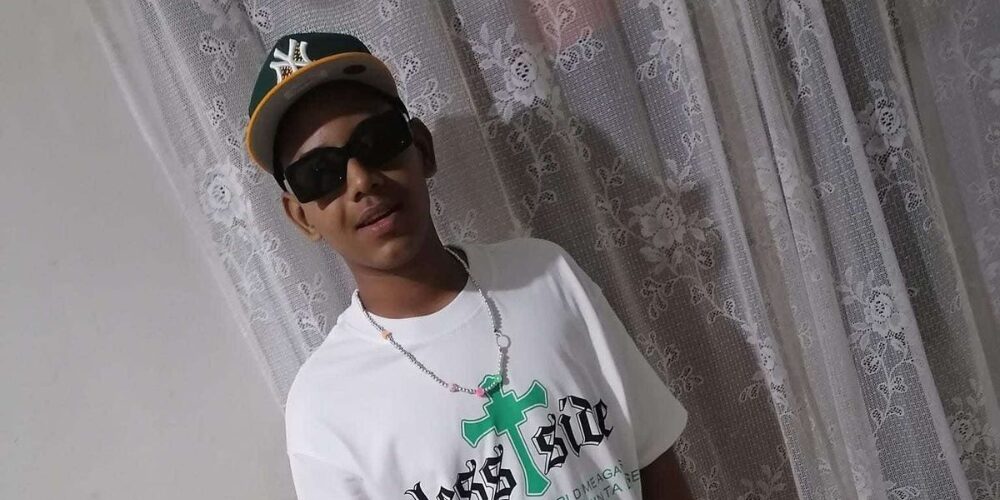 Joven de 18 años muere tras ser impactado por una guagua en Manoguayabo; conductor huyó de la escena