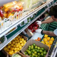 Trump suspende aranceles a importaciones agrícolas para contener el alza de precios en EE.UU.