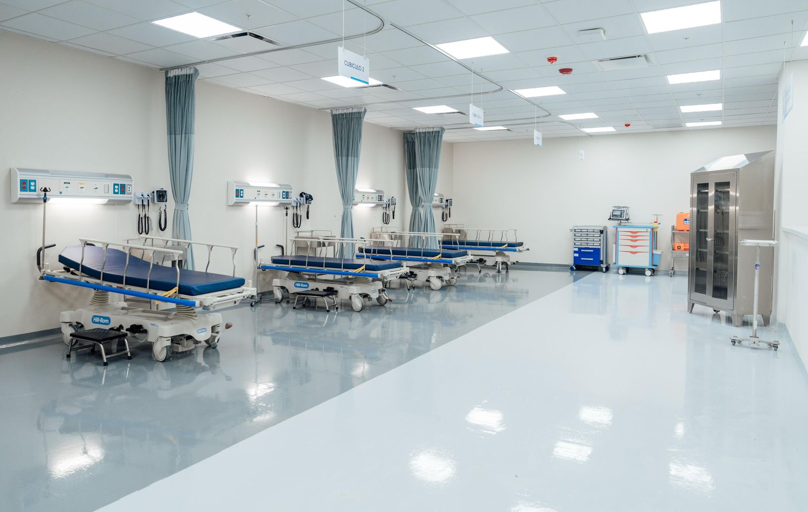 Inauguran el Hospital Regional Universitario Dr. Ángel María Gatón en San Francisco de Macorís