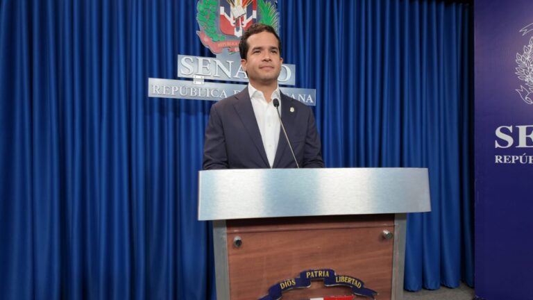 Omar Fernández somete resolución que solicita al presidente instruir la indexación de impuestos a salarios de más 700 mil trabajadores