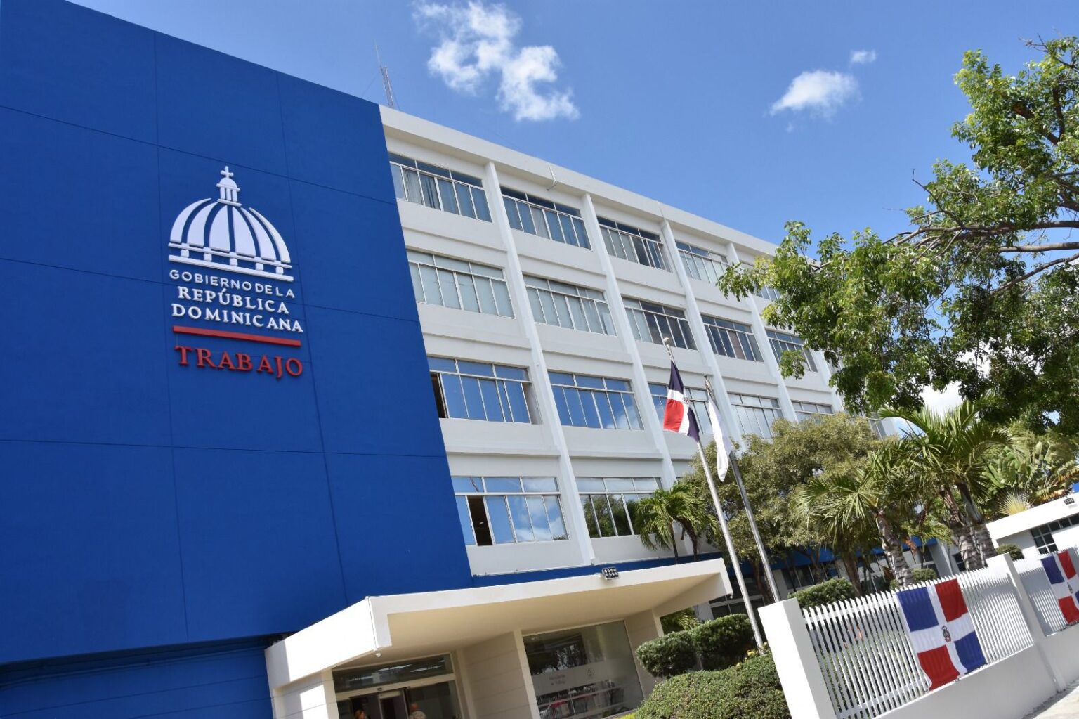 Ministerio de Trabajo reitera feriado “Día de la Constitución” se cambia para el lunes 10