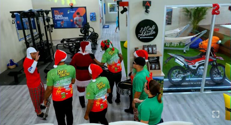 ¡Llegó la Navidad a la Casa de Alofoke 2! Comparsa navideña enciende el reality