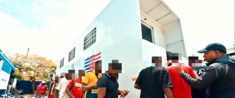 DGM continúan interdicciones y detienen otros 815 nacionales haitianos
