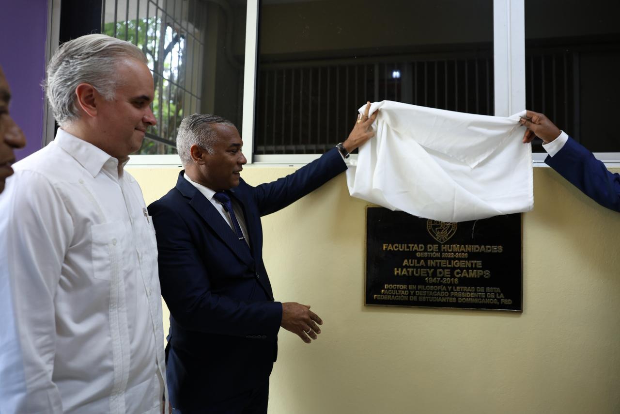 UASD rinde homenaje a Hatuey De Camps Jiménez e inauguran Aula Inteligente