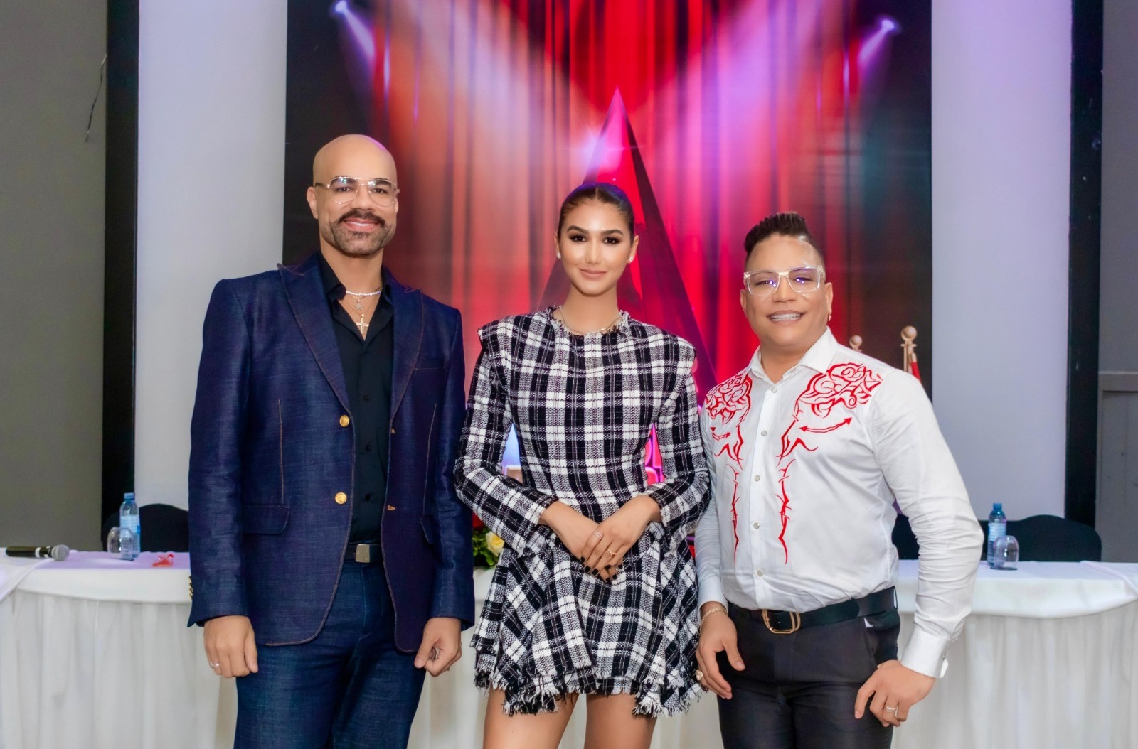 Premios Glamour Music Awards 2025 anuncia sus presentadores de Alfombra y Showcase Musical
