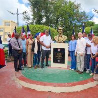 Bayaguana conmemora el Día de la Constitución con desvelamiento de busto a Juan Pablo Duarte