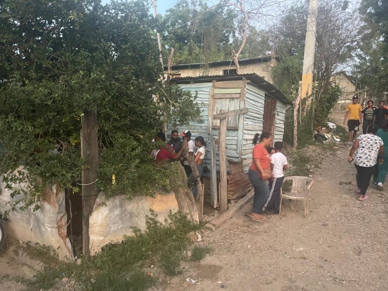 Adolescente mata a su prima de un disparo en la garganta en confuso hecho ocurrido en Santiago