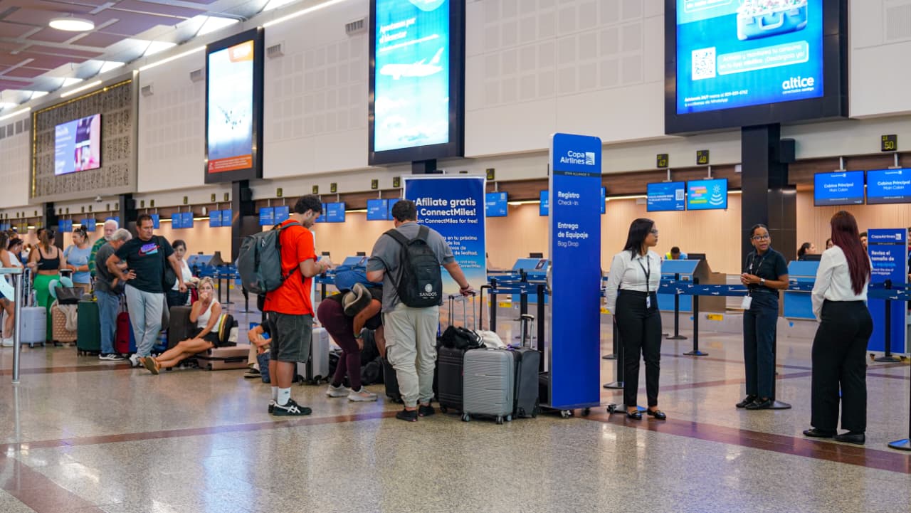 Operaciones aéreas continúan con normalidad en el AILA pese al cierre del Gobierno de EE.UU.