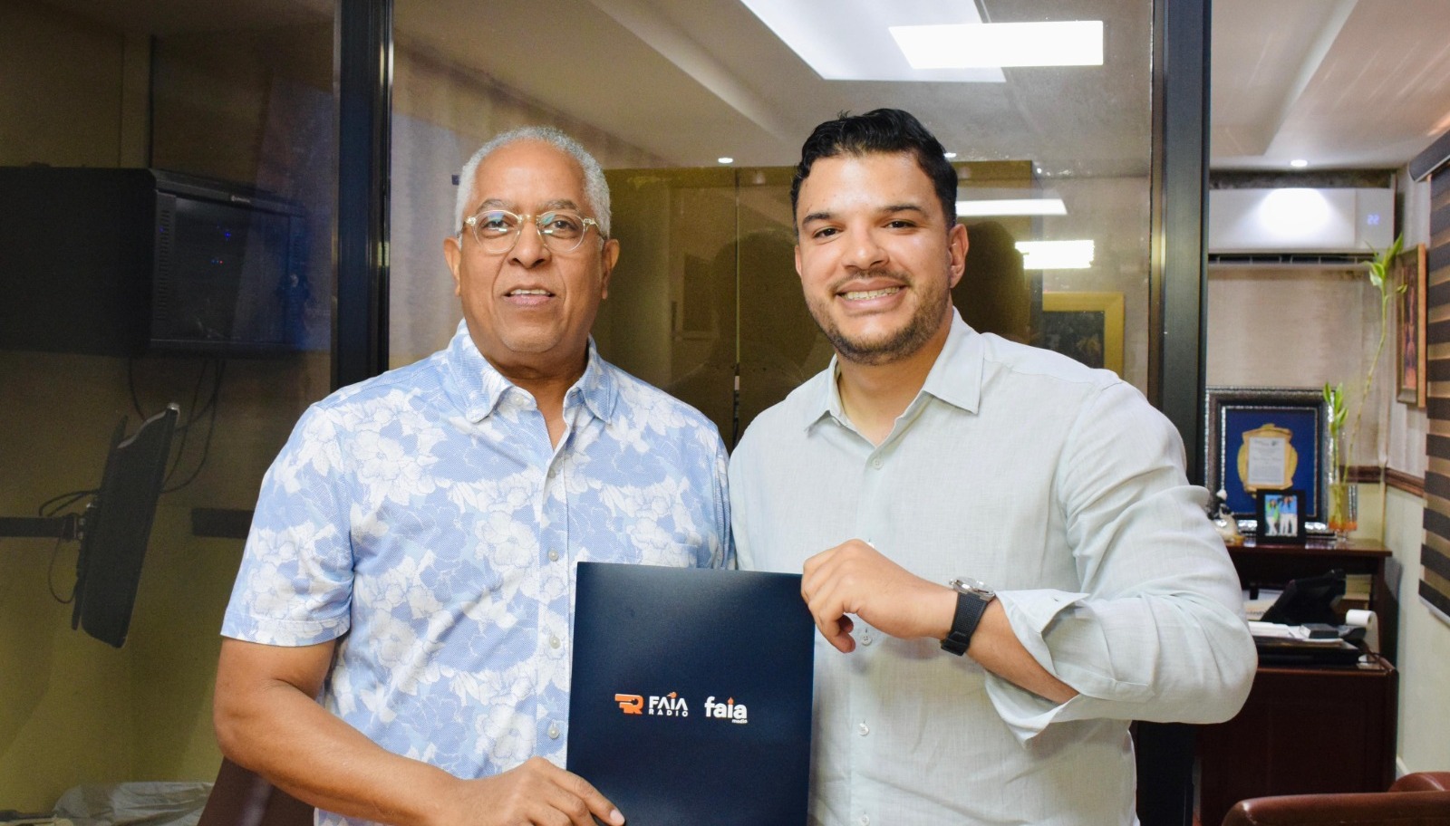 FAIA GROUP y Teleuniverso firman alianza estratégica para ampliar alcance y renovar programación televisiva