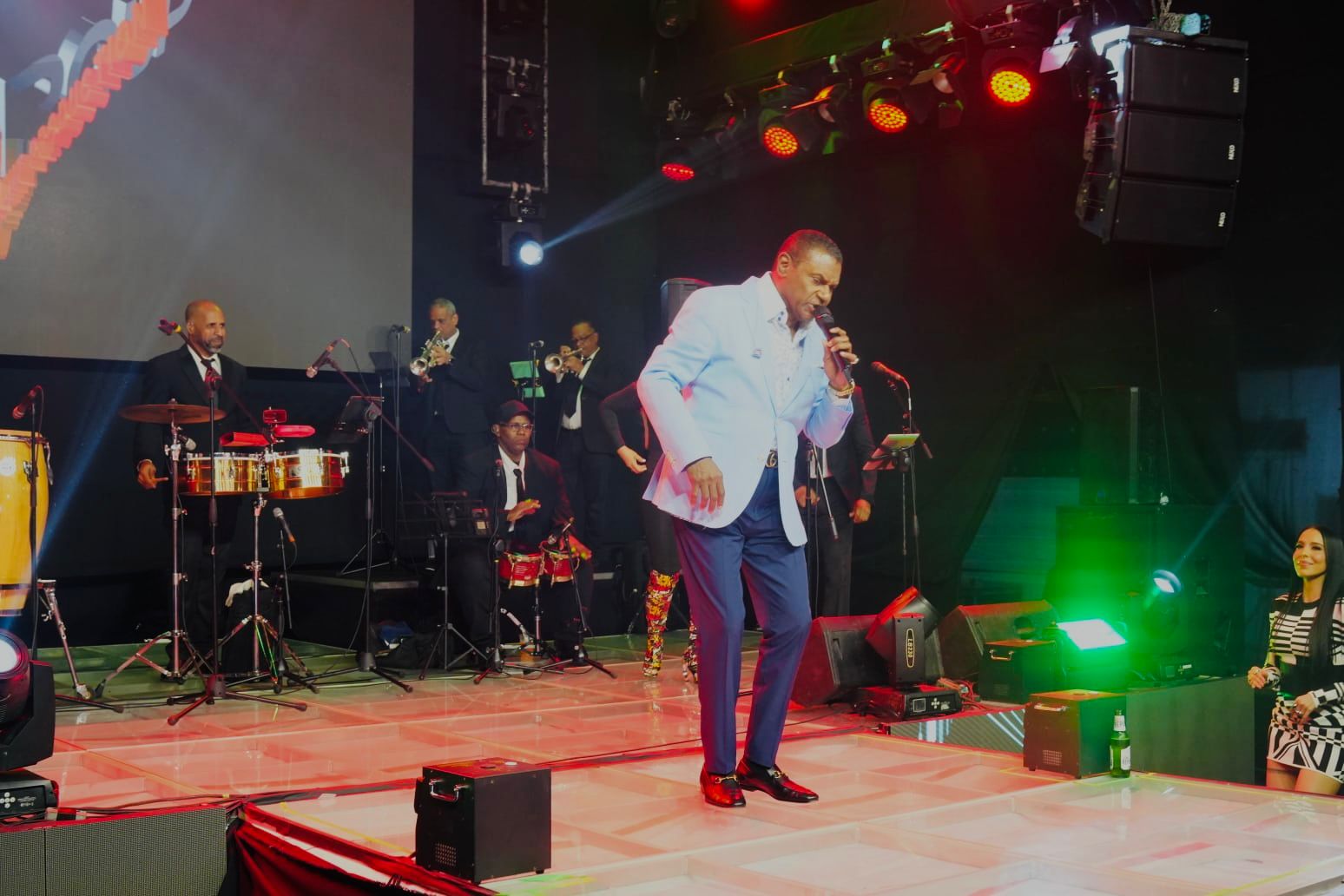 José Alberto “El Canario” pone la buena salsa en La Casa de Alofoke 2