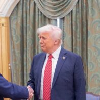 El ministro de Exteriores turco se unió al encuentro de Trump con el presidente sirio